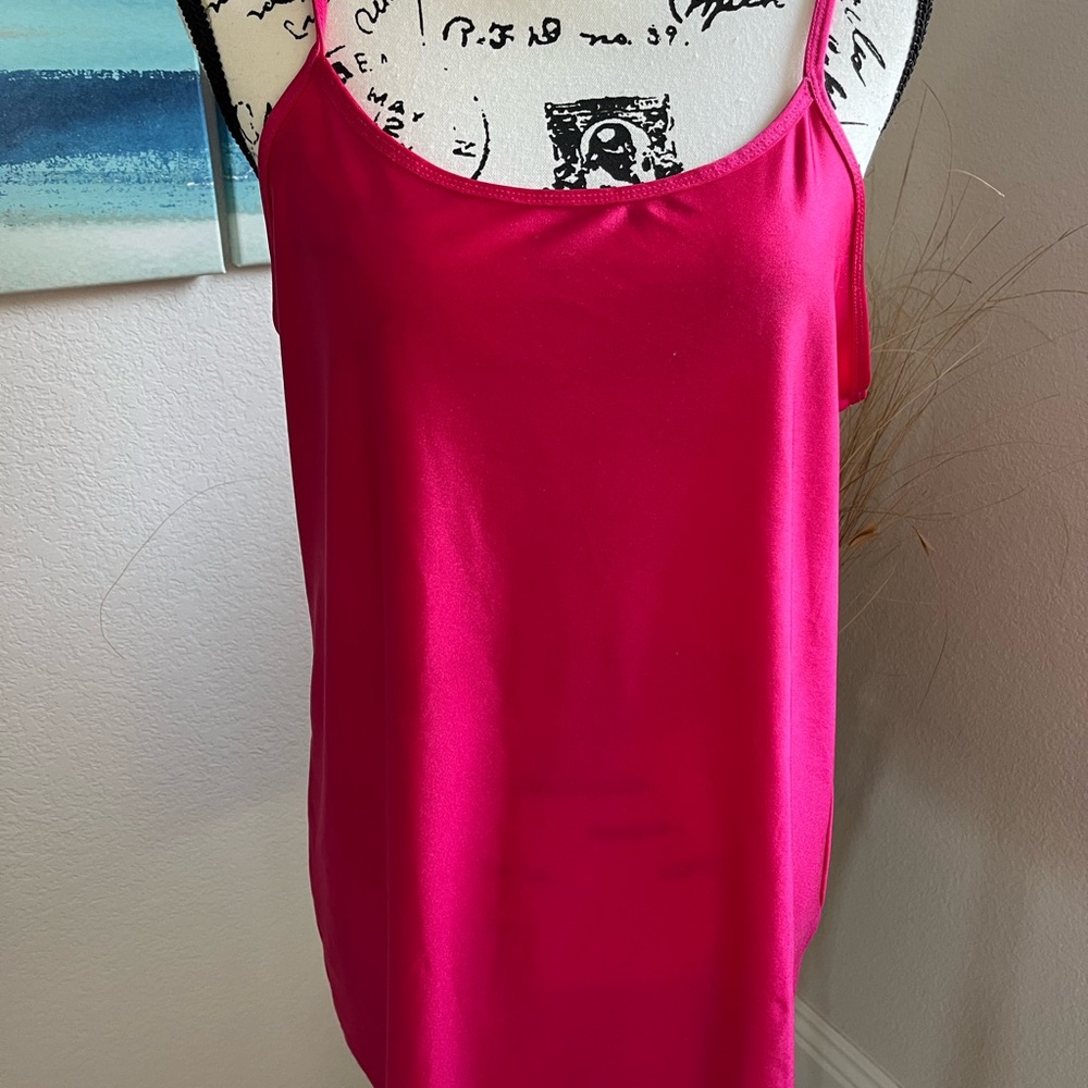 Torrid hot pink stretchy tank top